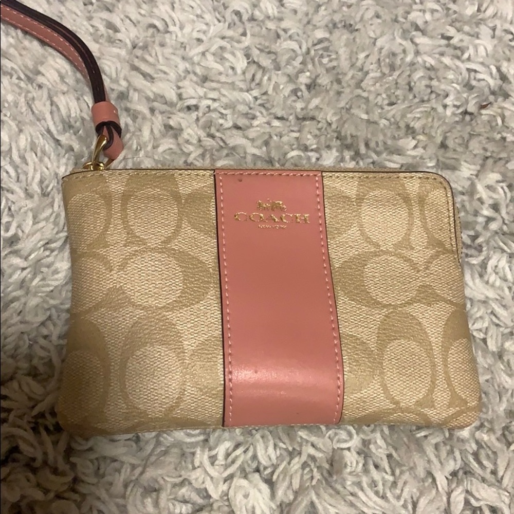 Coach wristlet - Picture 1 of 1